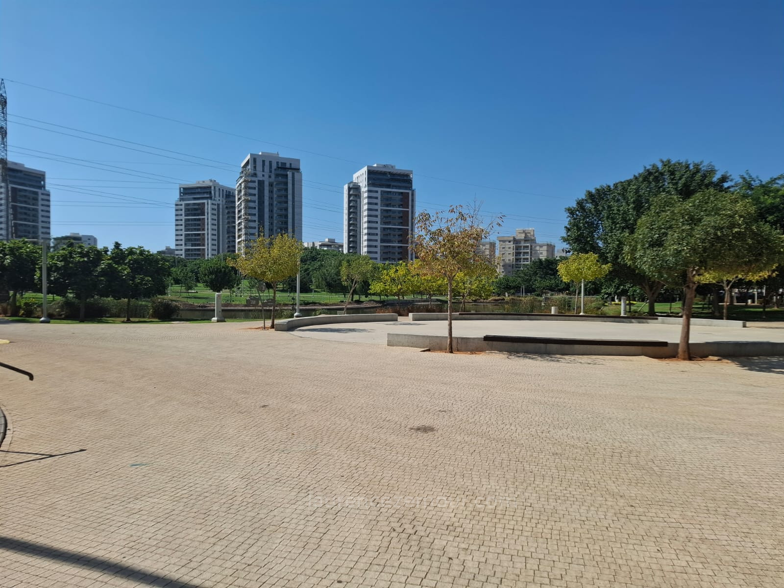 Apartamento 4 cômodos Hadera Bairro do Parque 60-IBL-1452