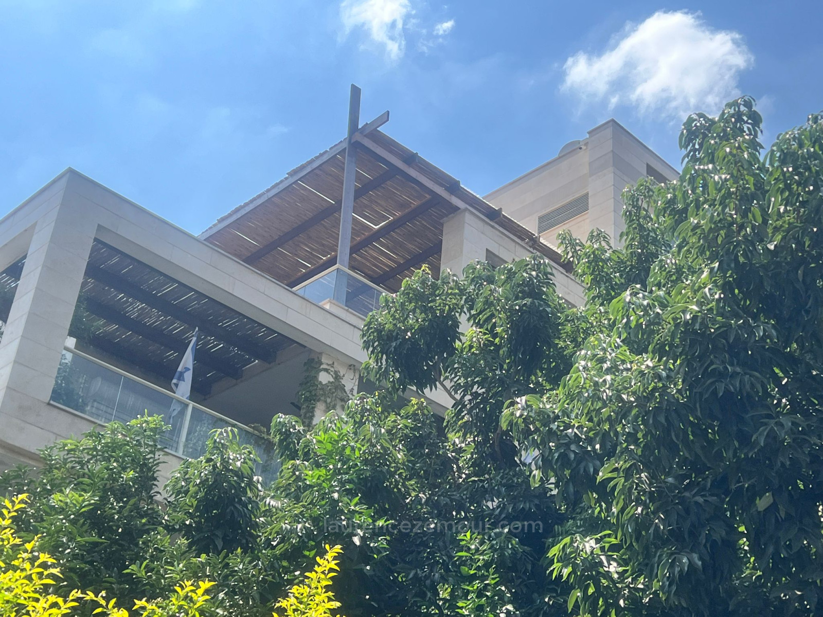 Duplex 6 cômodos Raanana Perto de Yad Labanim 60-IBL-1455