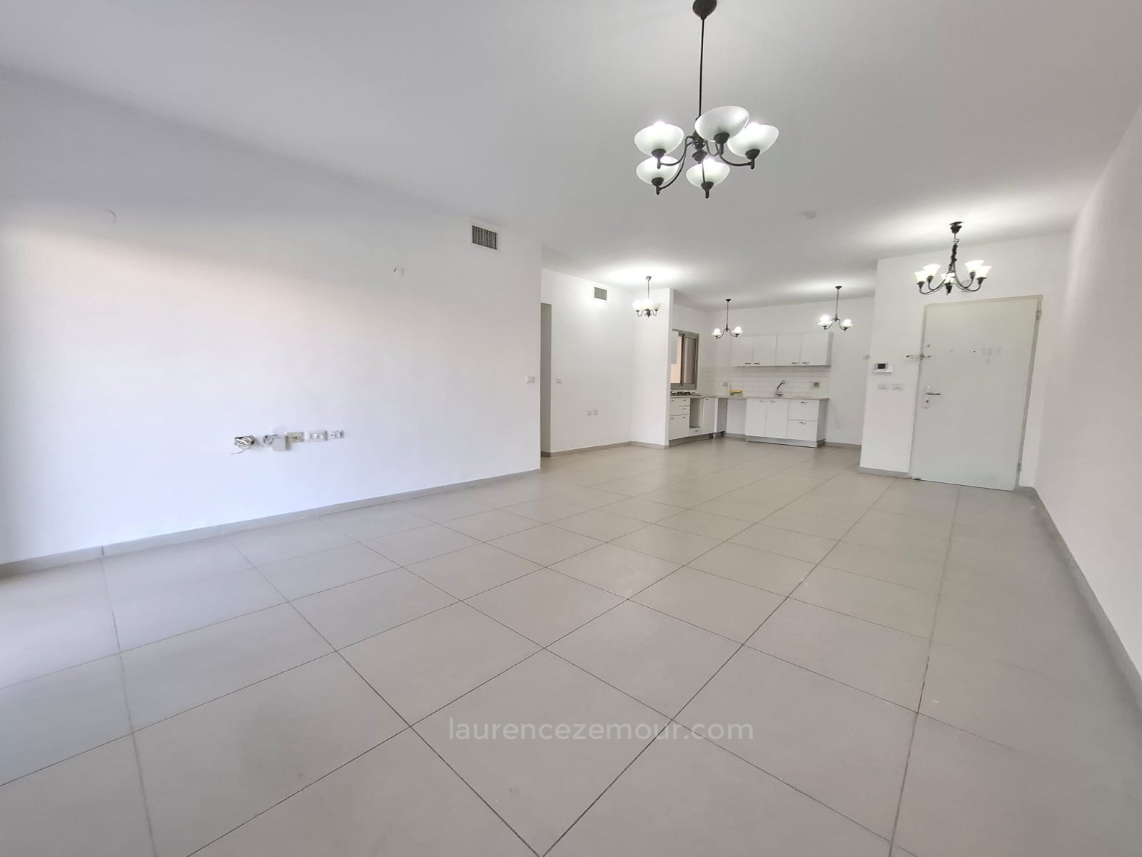 Apartamento 5 cômodos Kfar Saba Kfar Saba 60-IBL-1458