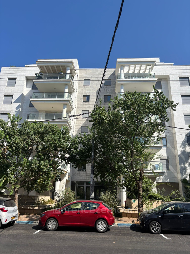 Apartamento 5 cômodos Raanana Perto de Yad Labanim 60-IBL-1459