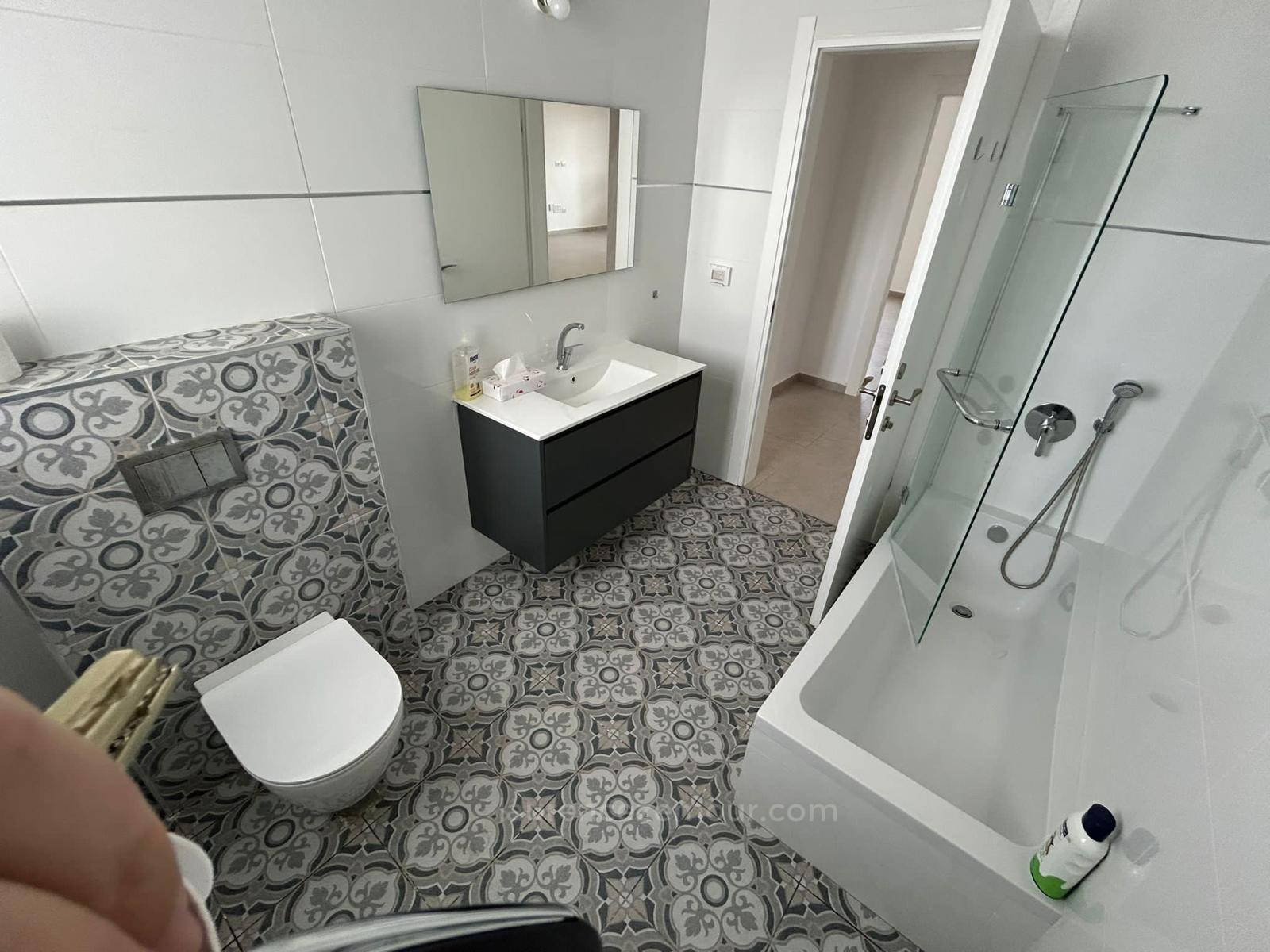 Apartamento 4 cômodos Raanana Est 60-IBL-1466