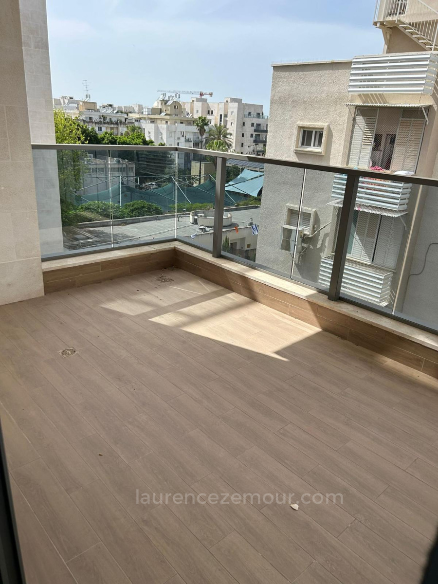 Apartamento 4 cômodos Raanana Est 60-IBL-1466