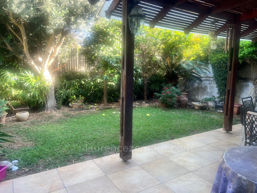 Casa de campo 5 cômodos Raanana 2005 60-IBL-1470