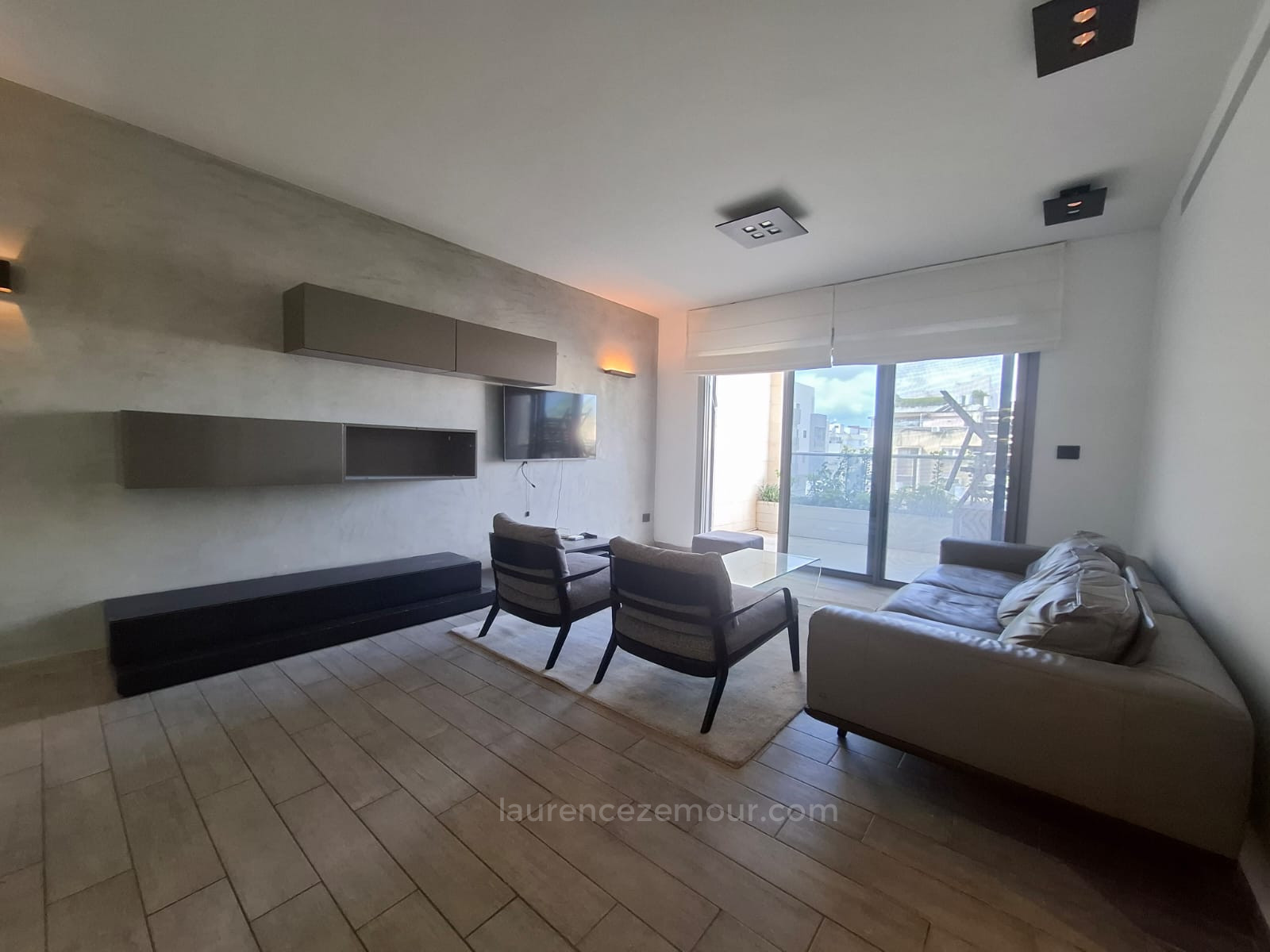 Apartamento 4 cômodos Raanana Est 60-IBL-1477
