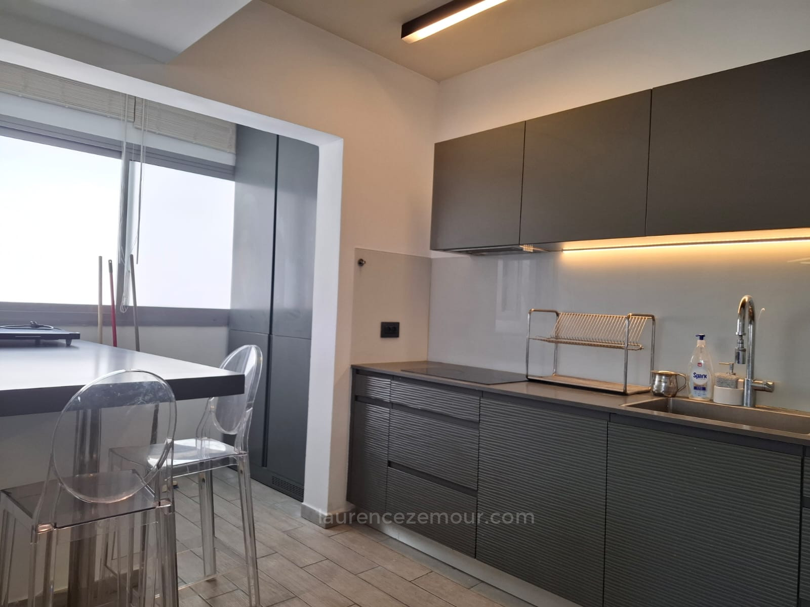 Apartamento 4 cômodos Raanana Est 60-IBL-1477