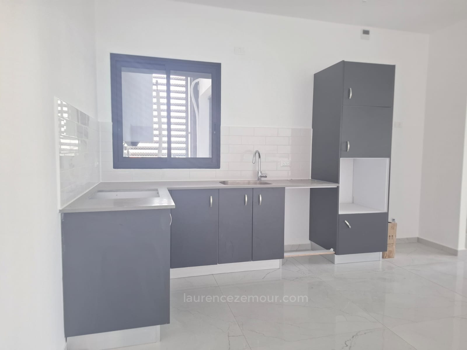 Apartamento 4 cômodos Raanana Est 60-IBL-1483