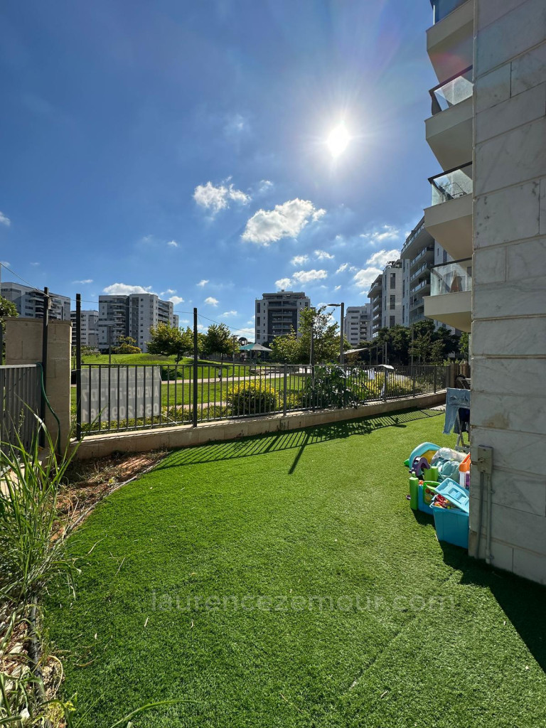 Apartamento garden 5 cômodos Kfar Yona Kfar Yona 60-IBL-1484