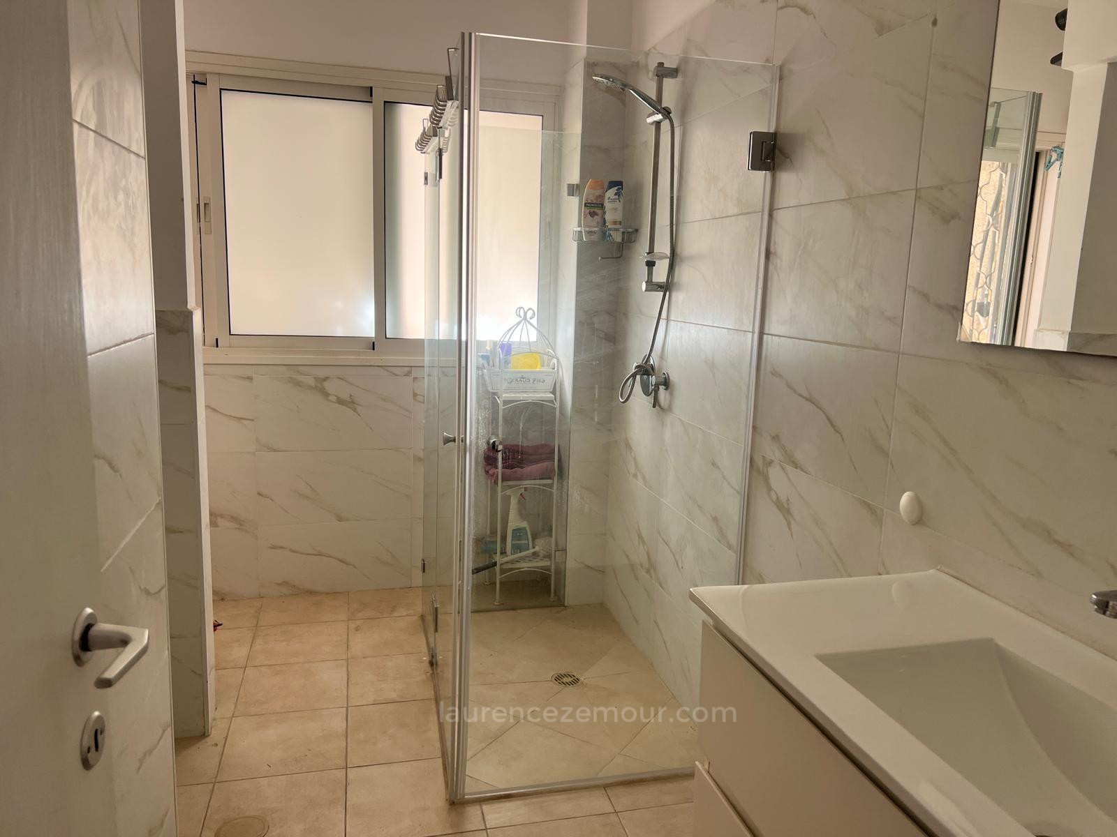 Apartamento 4 cômodos Herzliya Yeruka 60-IBL-1485