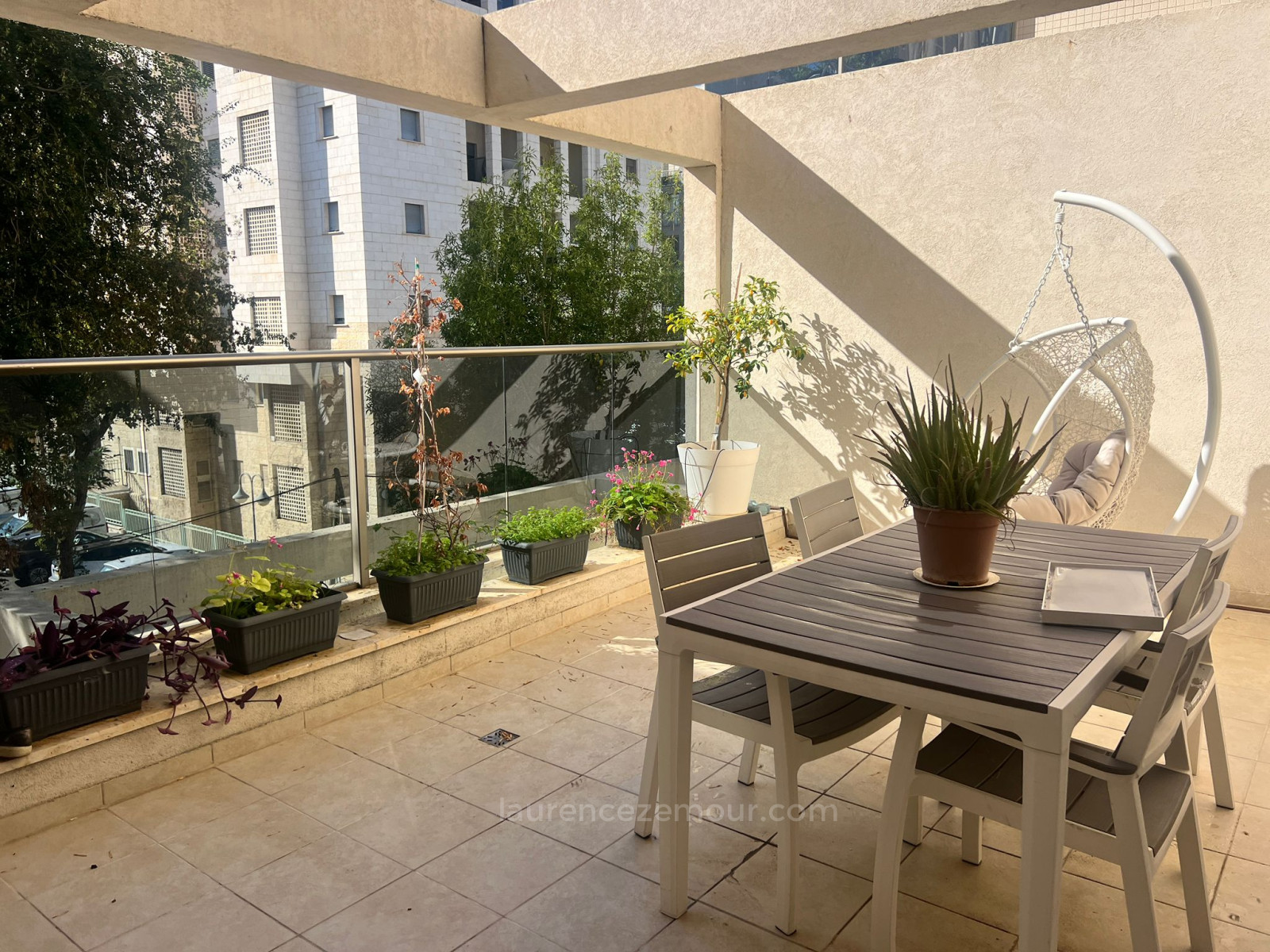 Apartamento 3 cômodos Raanana Est 60-IBL-1486