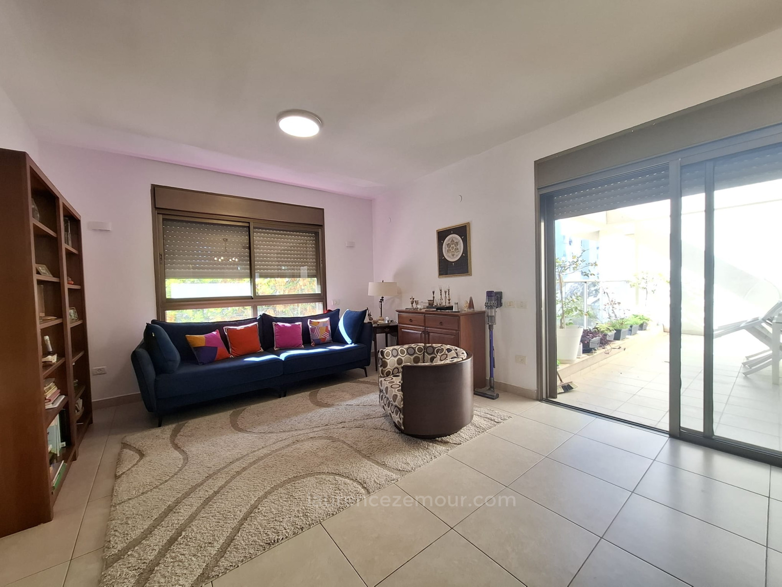 Apartamento 3 cômodos Raanana Est 60-IBL-1486