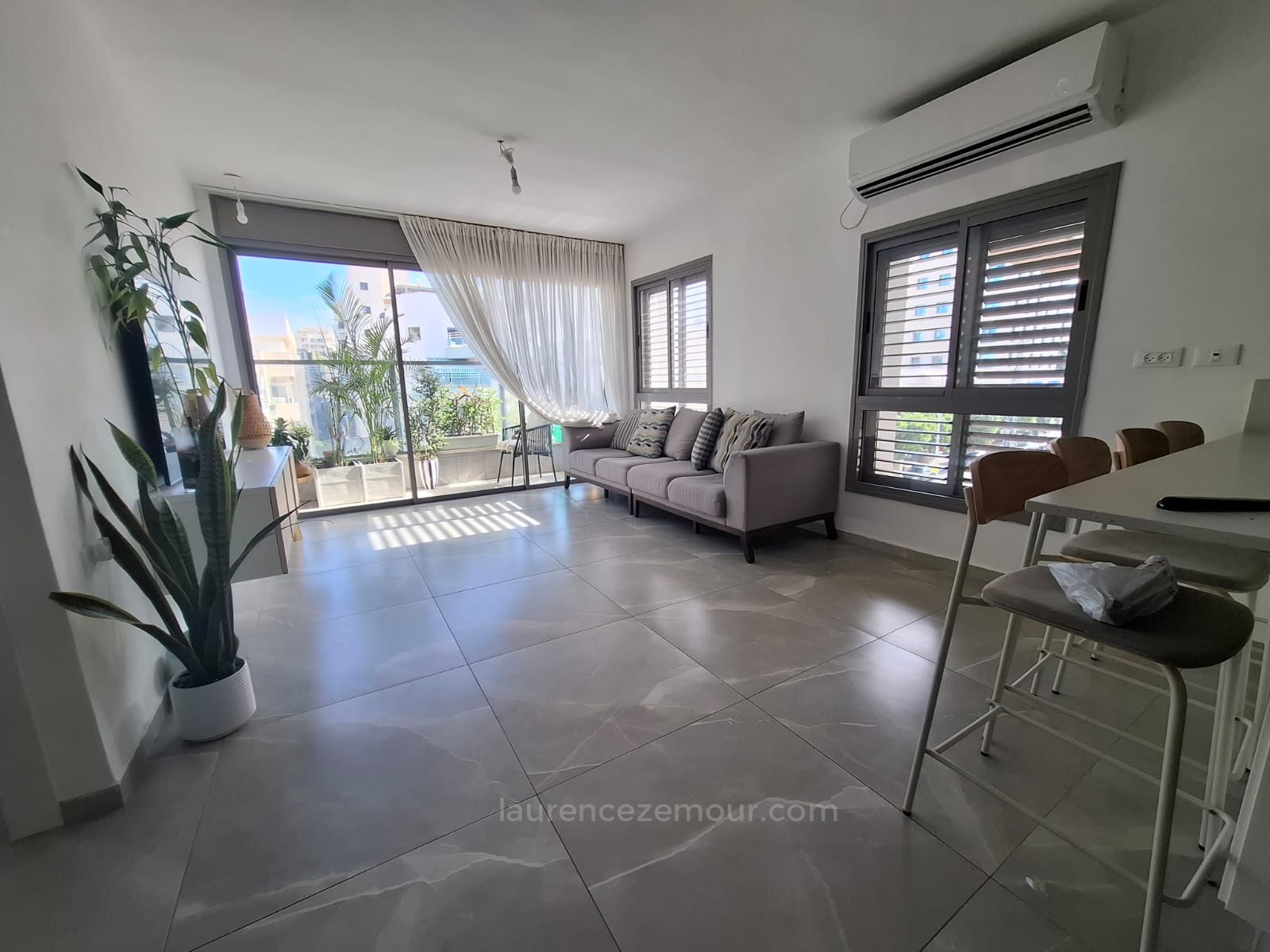 Apartamento 5 cômodos Raanana Perto do centro 60-IBL-1487