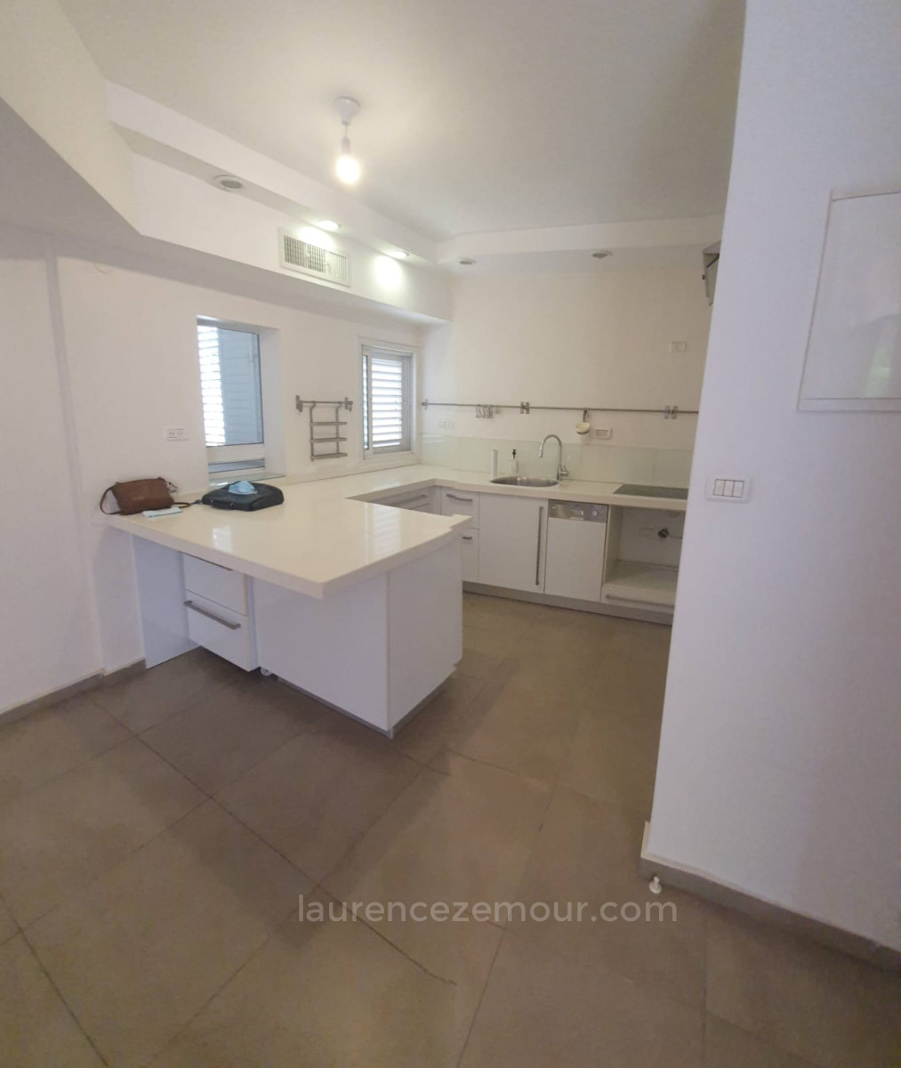 Apartamento 3 cômodos Herzliya Herzliya 60-IBL-1490