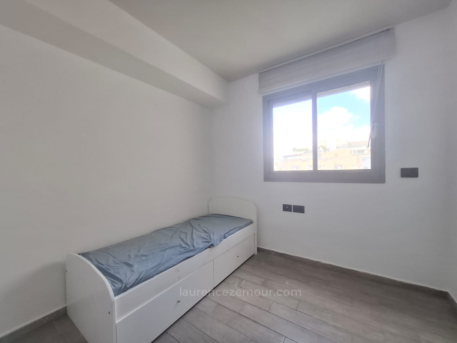 Apartamento 4 cômodos Raanana Est 60-IBL-1494