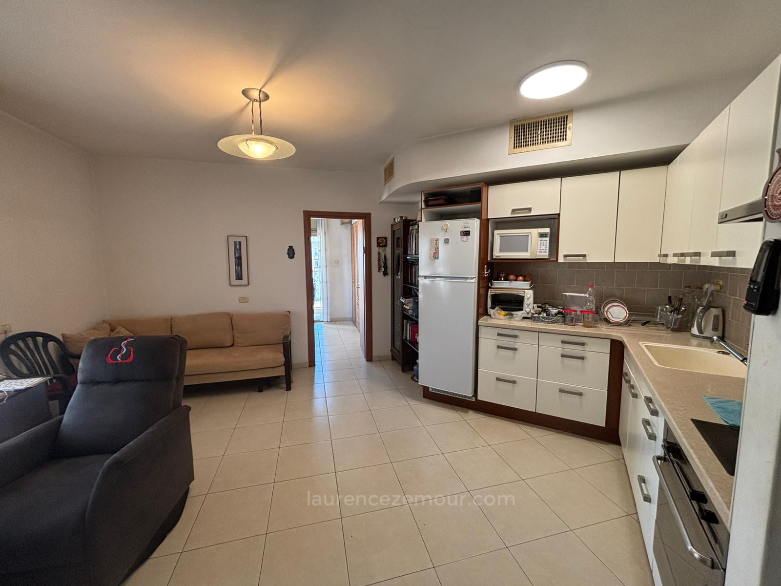 Apartamento 2 cômodos Raanana Perto da prefeitura 60-IBL-1495