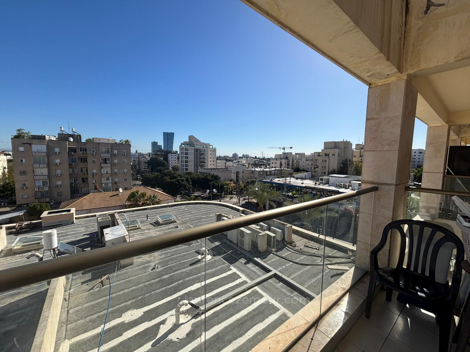 Apartamento 2 cômodos Raanana Perto da prefeitura 60-IBL-1495