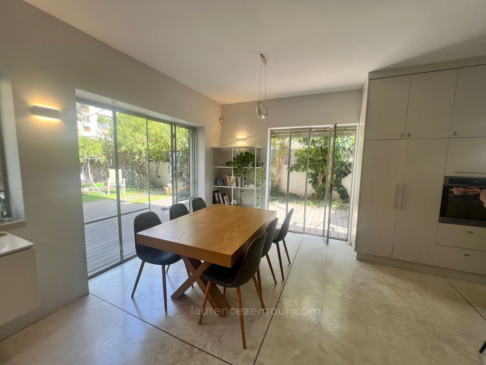 Casa de campo 7.5 cômodos Raanana Perto do centro 60-IBL-1498