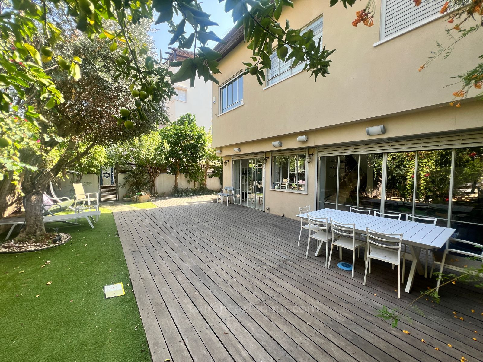 Casa de campo 7.5 cômodos Raanana Perto do centro 60-IBL-1498