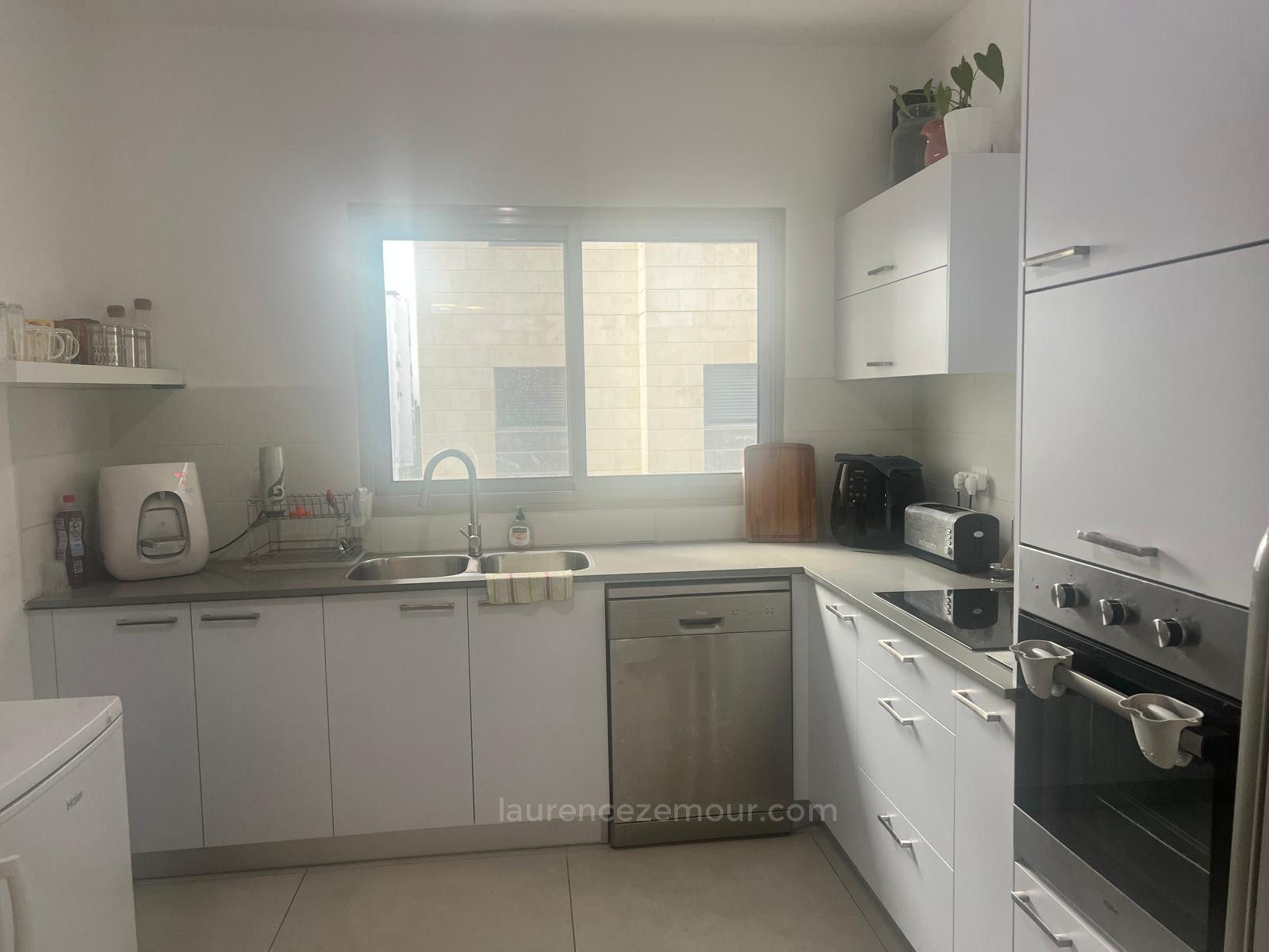 Apartamento 4 cômodos Raanana Perto do centro 60-IBL-1500