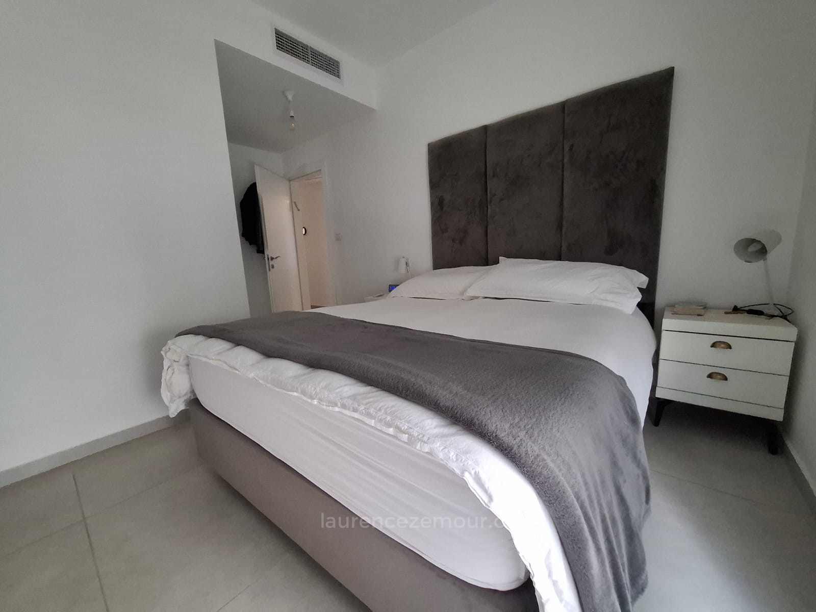 Apartamento 4 cômodos Raanana Perto do centro 60-IBL-1500