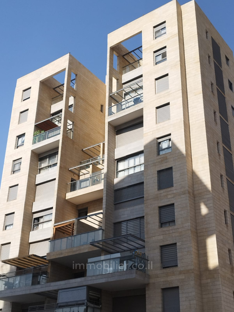 Apartamento 4 cômodos Jerusalém Ramot 606-IBL-35