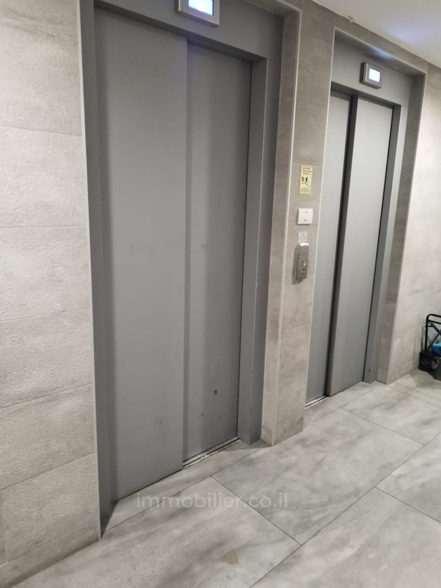 Apartamento 4 cômodos Jerusalém Ramot 606-IBL-35