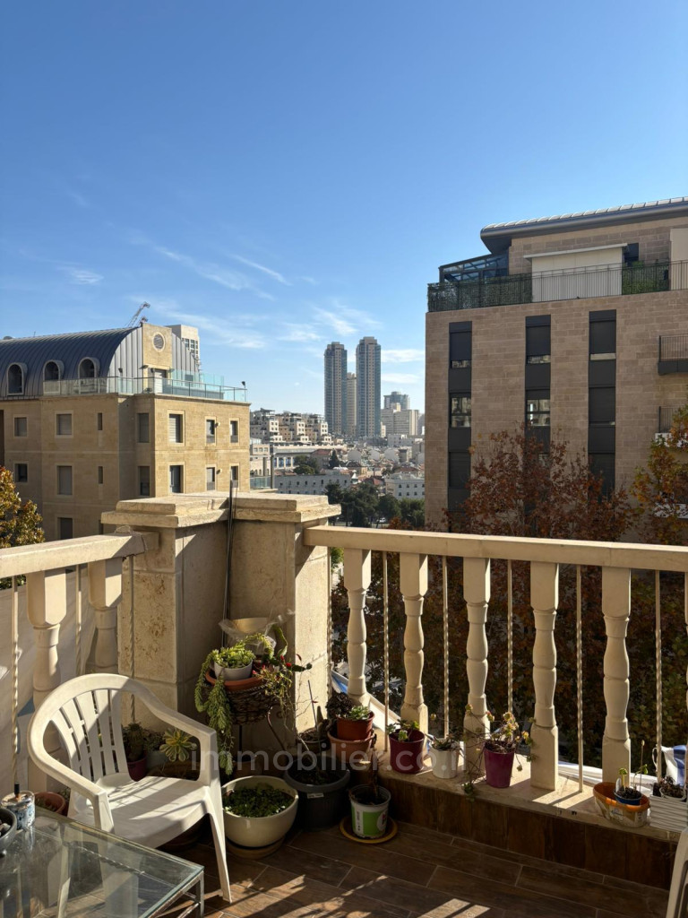 Apartamento 5 cômodos Jerusalém Kiryat haleum 606-IBL-40