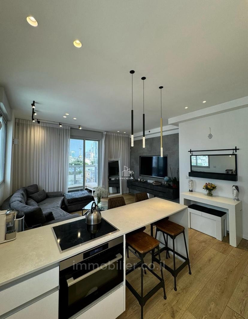 Apartamento 2.5 cômodos Tel Aviv Dizengof 627-IBL-19