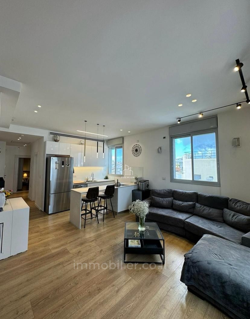 Apartamento 2.5 cômodos Tel Aviv Dizengof 627-IBL-19