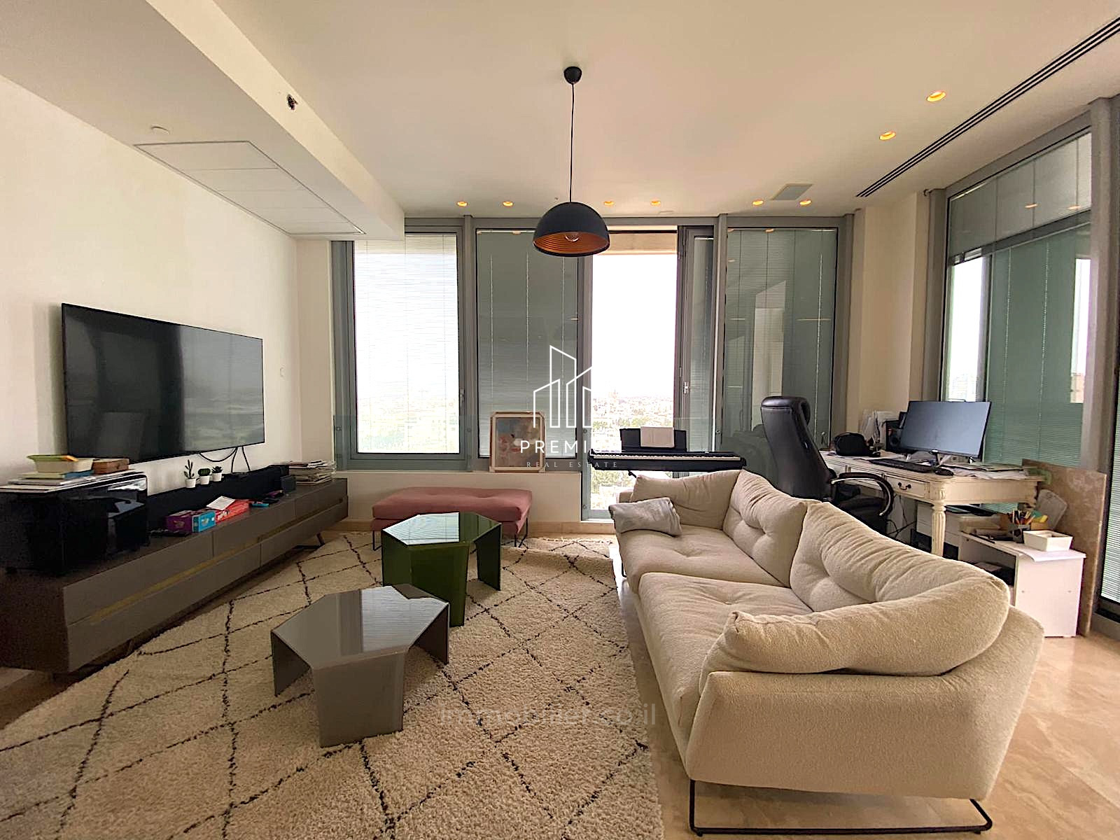 Apartamento 3 cômodos Tel Aviv Dizengof 627-IBL-22