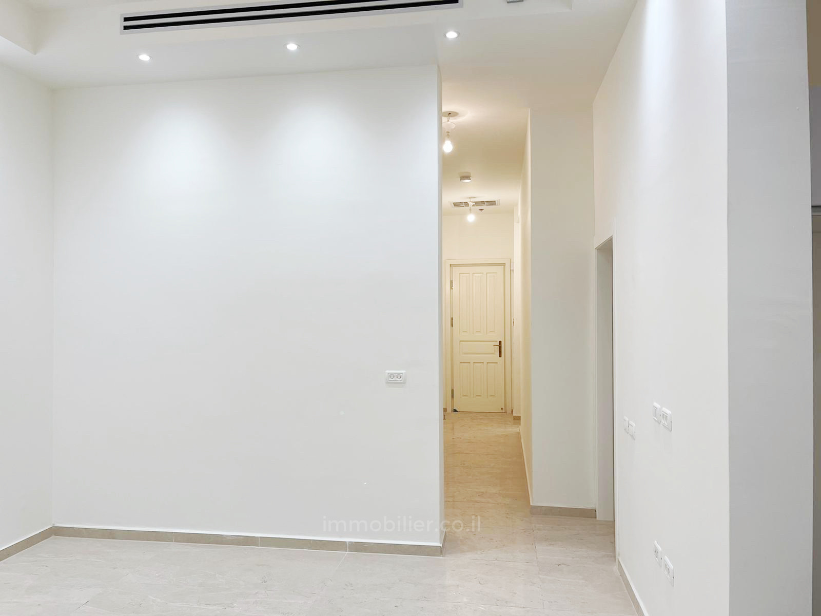 Casarão 3 cômodos Tel Aviv Primeira linha de mar 627-IBL-25