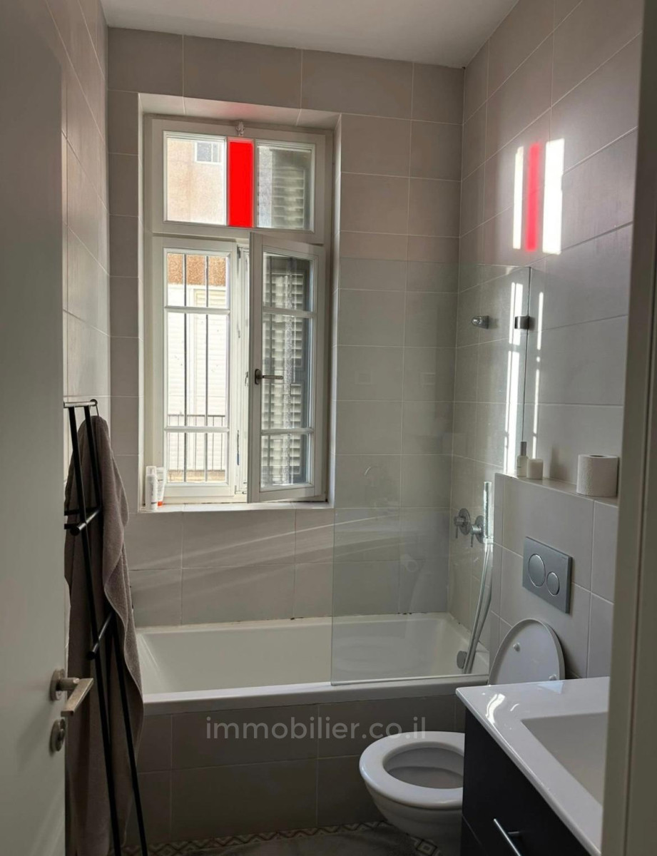 Apartamento 3 cômodos Tel Aviv Primeira linha de mar 627-IBL-29