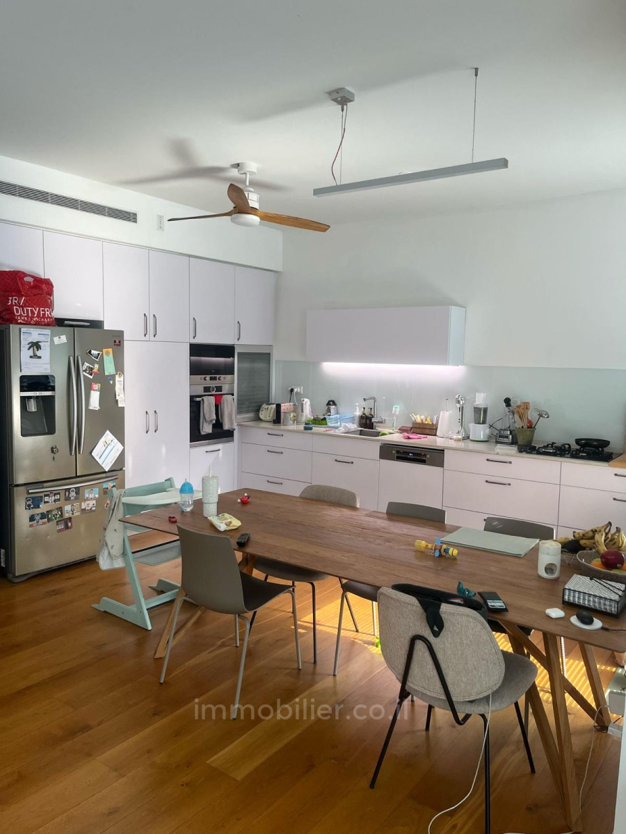 Apartamento 4 cômodos Tel Aviv Primeira linha de mar 627-IBL-33