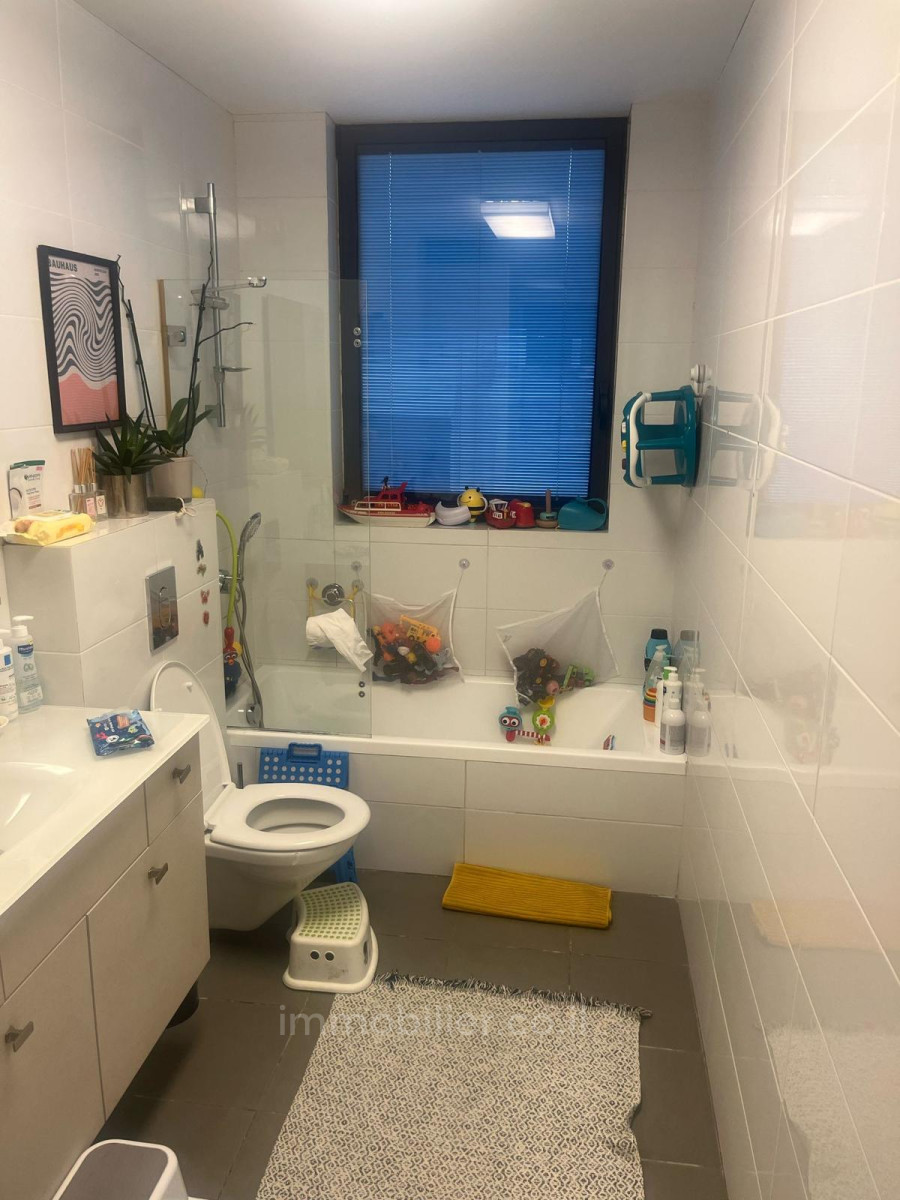 Apartamento 4 cômodos Tel Aviv Primeira linha de mar 627-IBL-33