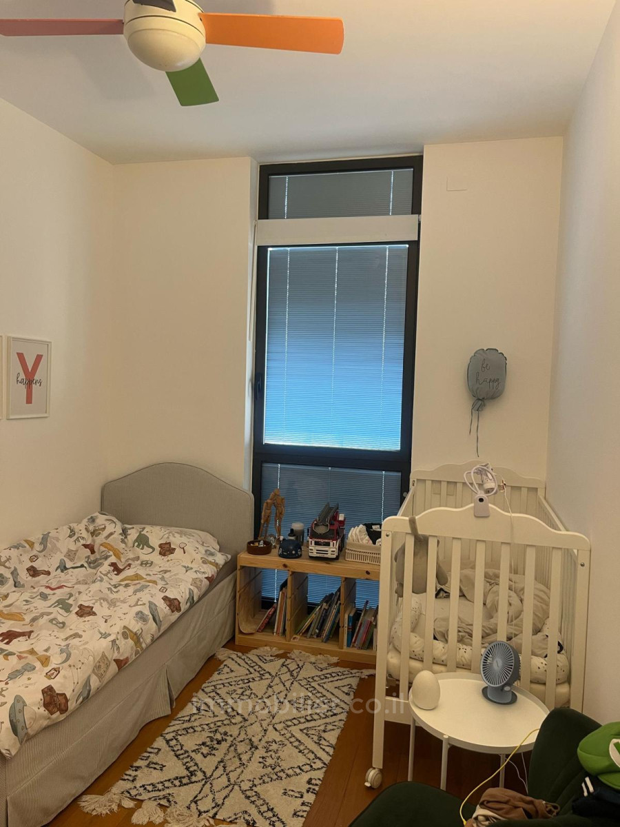 Apartamento 4 cômodos Tel Aviv Primeira linha de mar 627-IBL-33