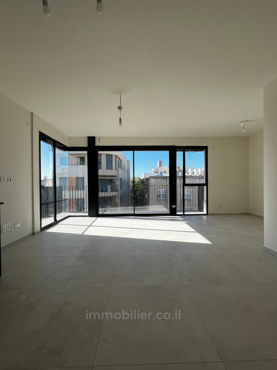 Apartamento 3 cômodos Tel Aviv Primeira linha de mar 627-IBL-36