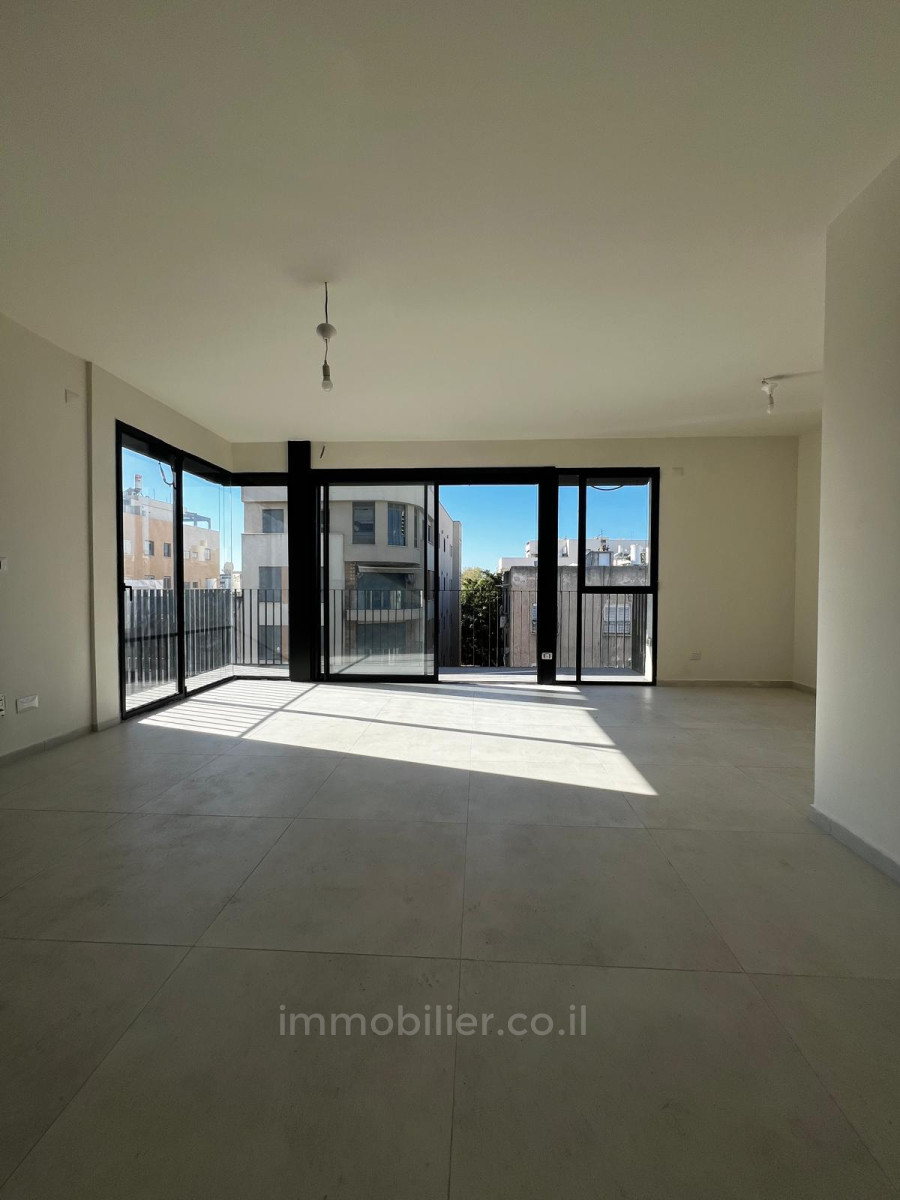 Apartamento 3 cômodos Tel Aviv Primeira linha de mar 627-IBL-36