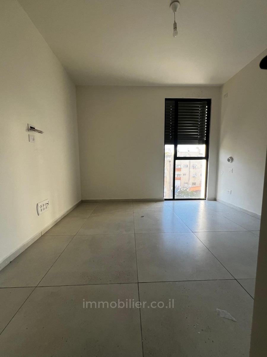 Apartamento 3 cômodos Tel Aviv Primeira linha de mar 627-IBL-36