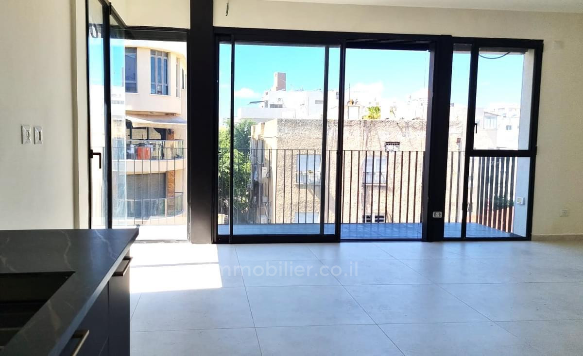 Apartamento 3 cômodos Tel Aviv Primeira linha de mar 627-IBL-36