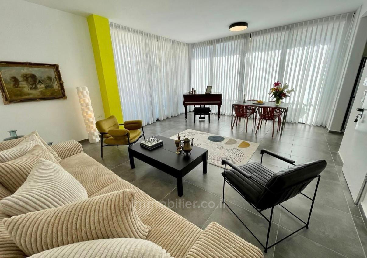 Apartamento 4 cômodos Tel Aviv Dizengof 627-IBL-58