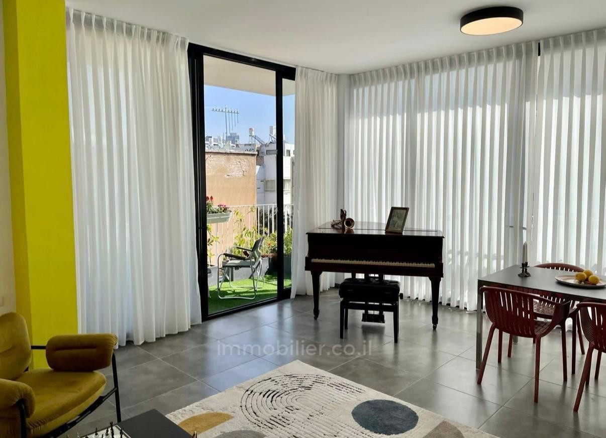 Apartamento 4 cômodos Tel Aviv Dizengof 627-IBL-58