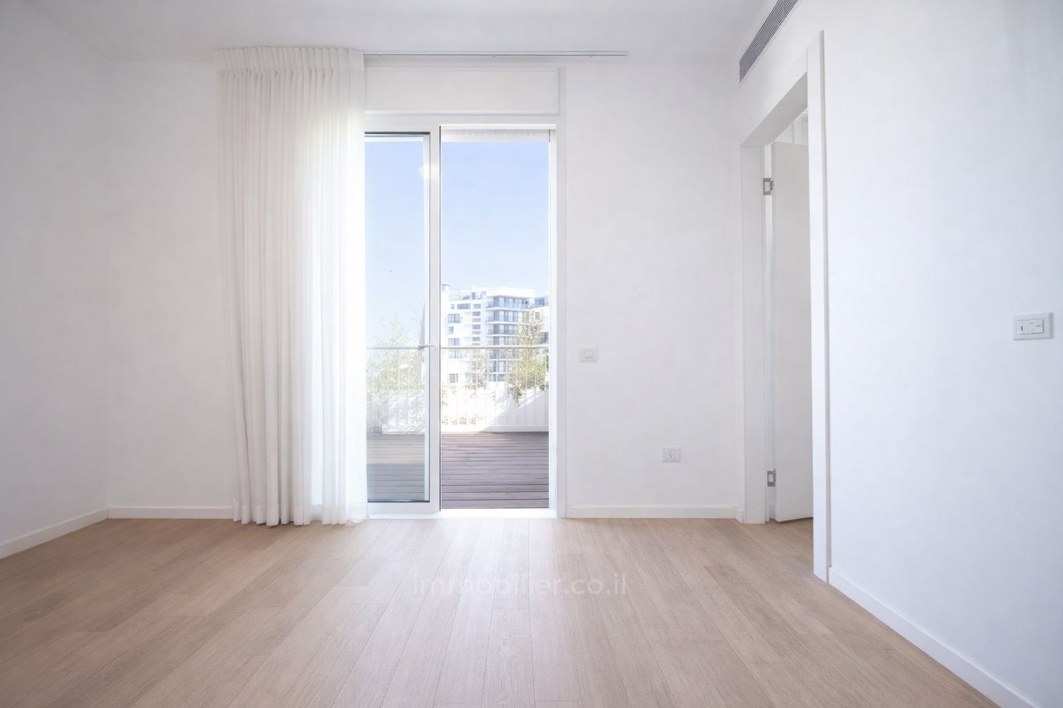 Apartamento 4.5 cômodos Tel Aviv Shenkin 627-IBL-59