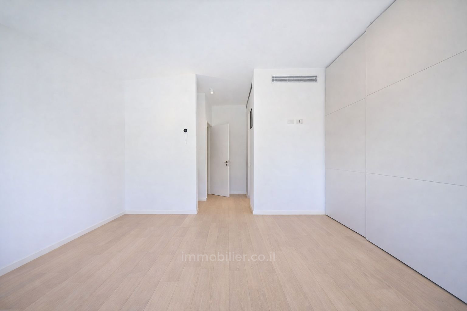 Apartamento 4.5 cômodos Tel Aviv Shenkin 627-IBL-59