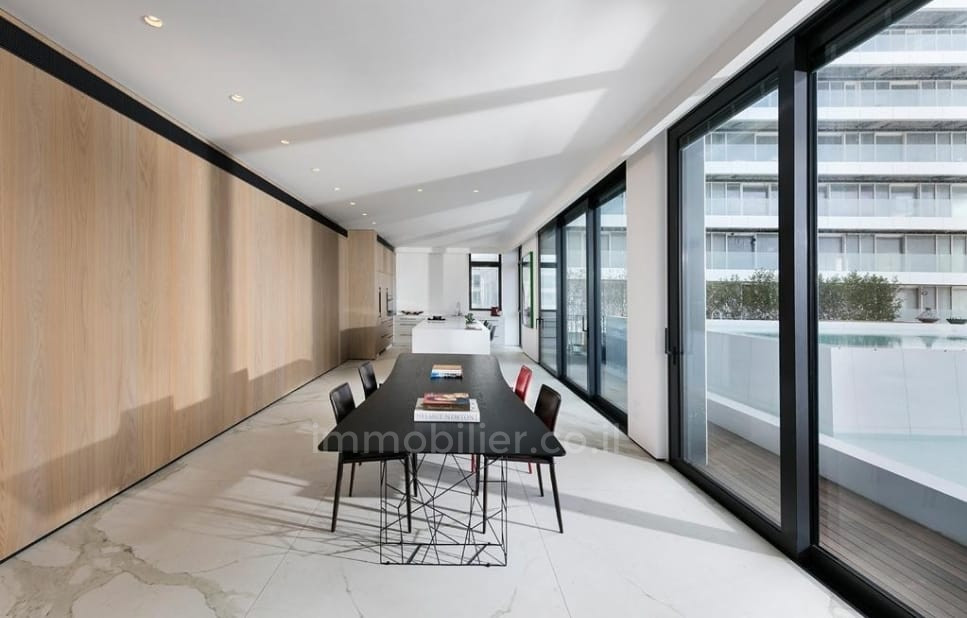 Cobertura 4 cômodos Tel Aviv Primeira linha de mar 633-IBL-23