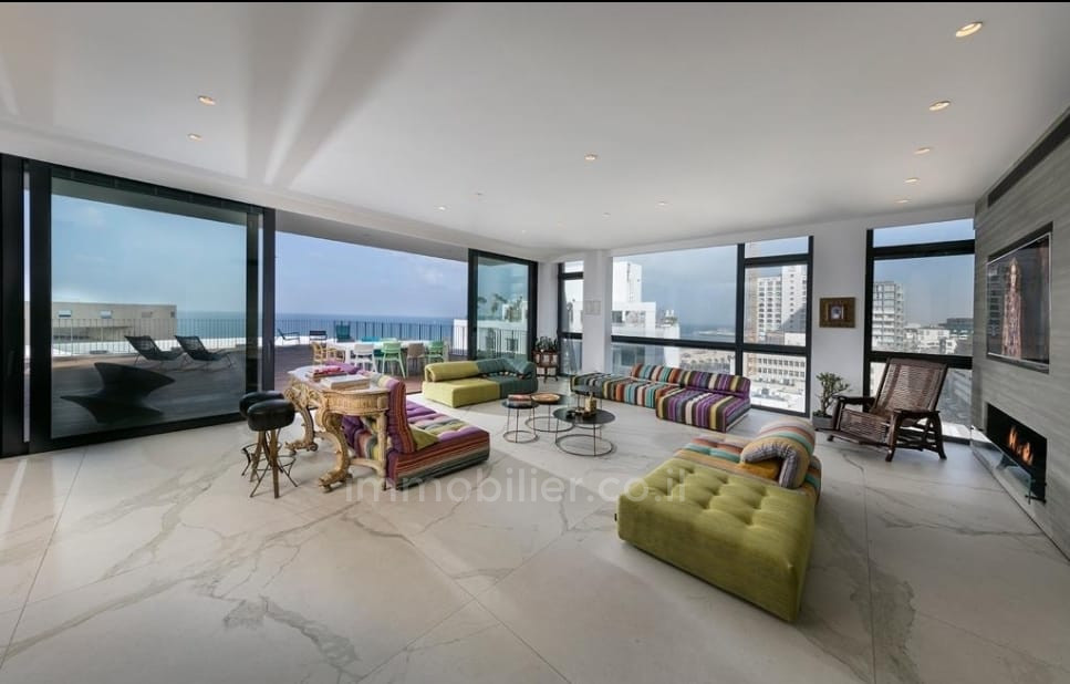 Cobertura 4 cômodos Tel Aviv Primeira linha de mar 633-IBL-23