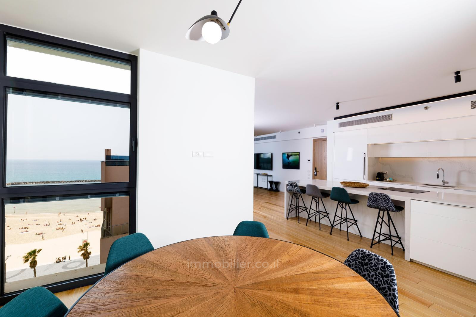 Cobertura 4 cômodos Tel Aviv Primeira linha de mar 633-IBL-42