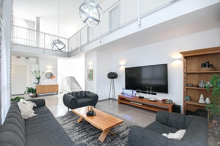 Casarão 7 cômodos Or akiva Or akiva 642-IBL-15