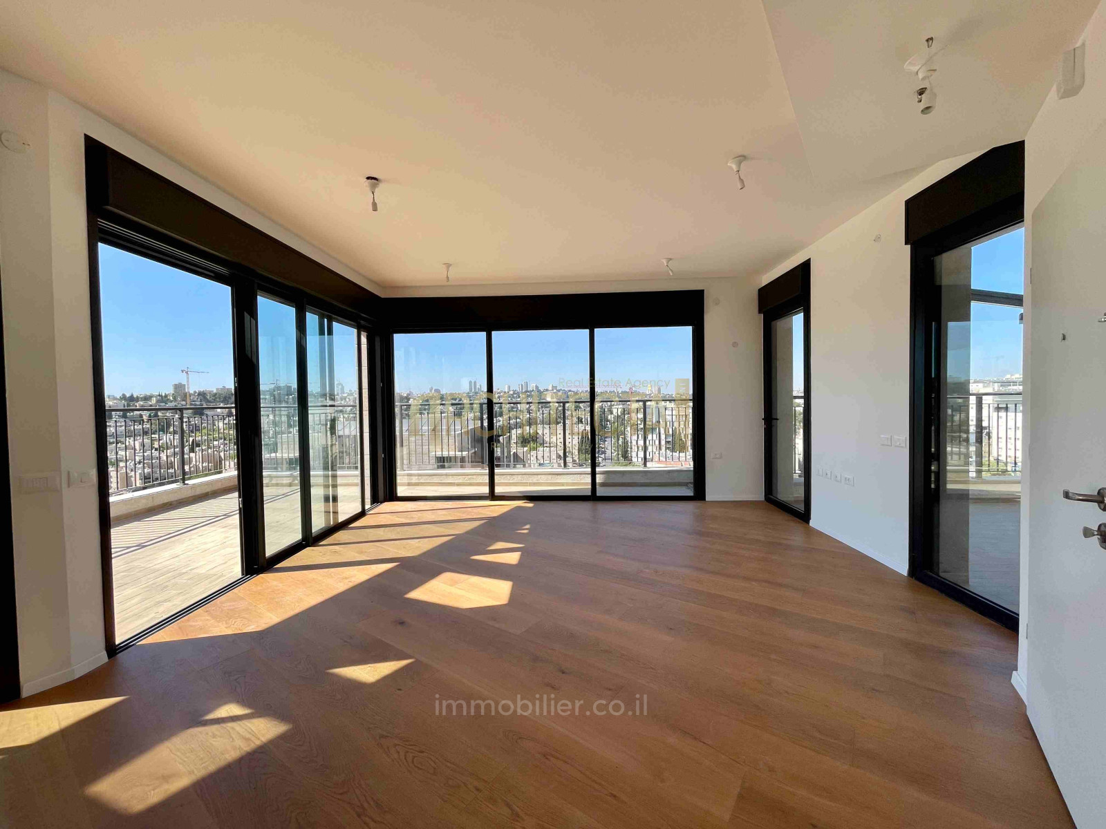 Cobertura 4 cômodos Jerusalém Makor Haim 642-IBL-25