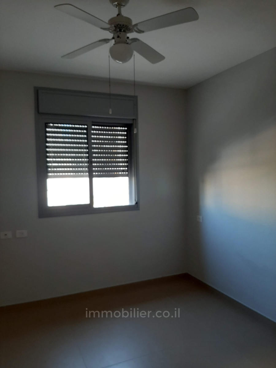 Apartamento 4 cômodos Ascalão Barnea 642-IBL-34