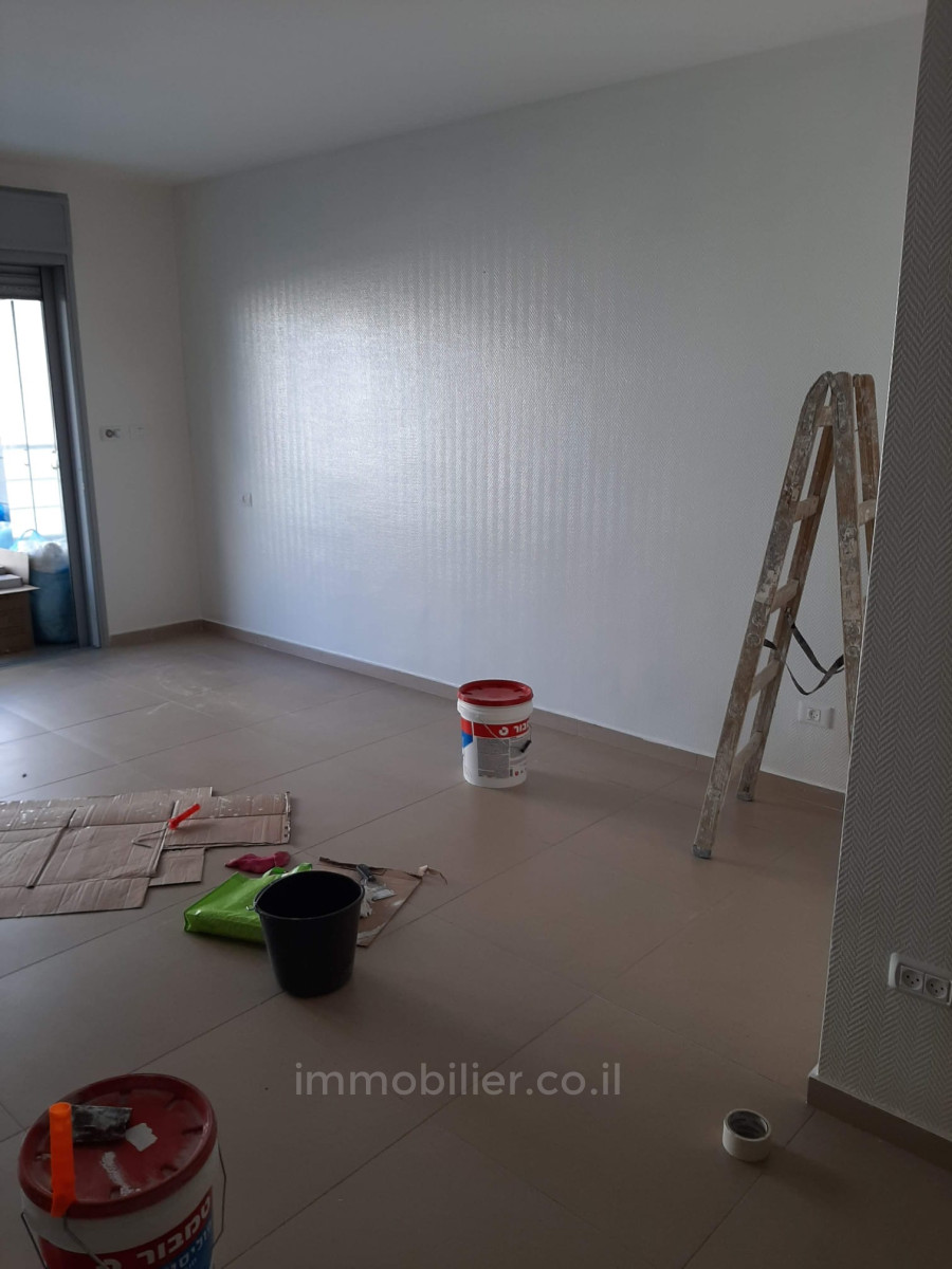 Apartamento 4 cômodos Ascalão Barnea 642-IBL-34