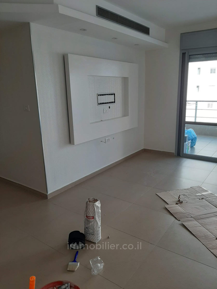 Apartamento 4 cômodos Ascalão Barnea 642-IBL-34